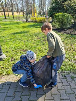 Akcja Sprzątamy dla Polski - uczniowie.