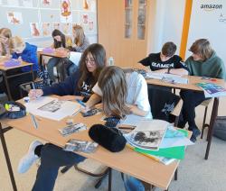 Powstańcy’44 – pamiętamy. Uczniowie SP1 podczas zajęć tematycznych.