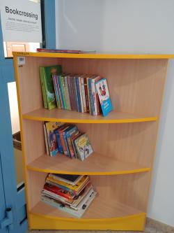 Nasza bookcrossingowa półka.