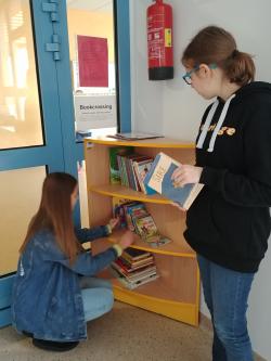 Nasza bookcrossingowa półka.