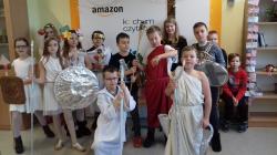 Uczniowie w czasie zajęć w ramach projektu Mitologia bez tajemnic.