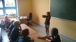 Wychowankowie świetlicy szkolnej podczas zajęć