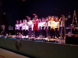 Koncert noworoczny w SP1 - występy artystycznie uczniów.
