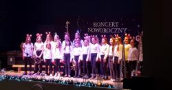 Koncert noworoczny w SP1 - występy artystycznie uczniów.