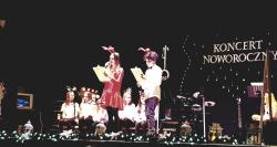 Koncert noworoczny w SP1 - występy artystycznie uczniów.