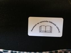Pasowanie uczniów klas I na czytelników szkolnej biblioteki.