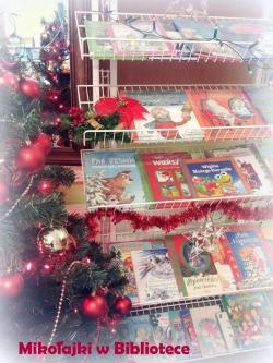 Mikołajki w bibliotece szkolnej.