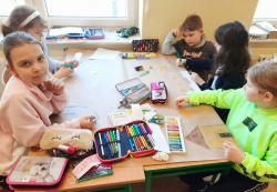 Edukacja daltońska w SP1 w Tarnowie Podgórnym - uczniowie podczas zajęć.