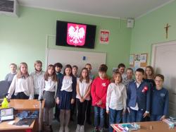 Szkoła do hymnu - klasa 5a.