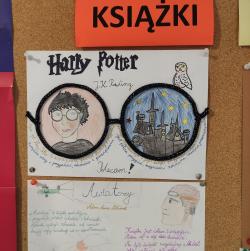 Plakaty przygotowane przez uczniów na konkurs czytelniczo-plastyczny.
