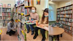 Lekcja klasy 4d w Bibliotece Publicznej.