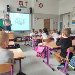 Warsztaty czytelnicze z Dunią i Mattisem - uczniowie podczas zajęć.