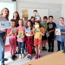 Warsztaty czytelnicze z Dunią i Mattisem - uczniowie podczas zajęć.