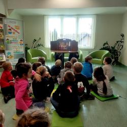 Lekcja biblioteczna w Bibliotece Publicznej Gminy Tarnowo Podgórne.