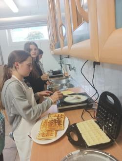Koło artystyczne - zajęcia kulinarne.