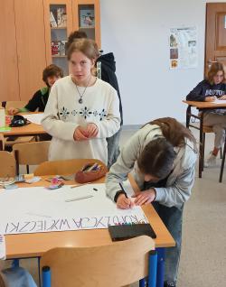 6a tworzy foldery turystyczne wycieczki do Poznania.