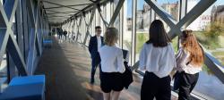 Szkolne Koło Debat Oksfordzkich wraz z opiekunami