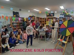 Kosmiczne koło fortuny - uczniowie.
