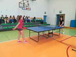 Rywalizacja w turnieju szkolnej ligi tenisa stołowego