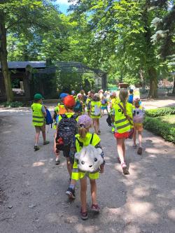 Fotorelacja z I turnusu półkolonii letnich w SP1 - stare zoo w Poznaniu.