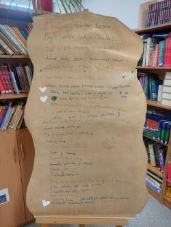 Dzień Postaci z Bajek w szkolnej bibliotece.