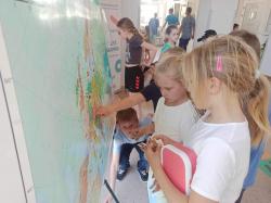 20 lat Polski w Unii Europejskiej - uczniowie SP1 podczas specjalnych zajęć edukacyjnych.
