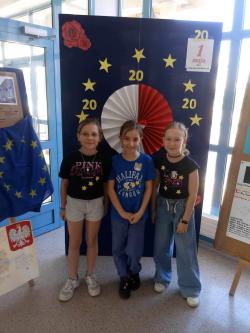 20 lat Polski w Unii Europejskiej - uczniowie SP1 podczas specjalnych zajęć edukacyjnych.